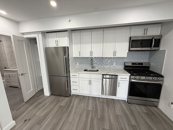 2nd image of 31-09 31st Ave Floor 1