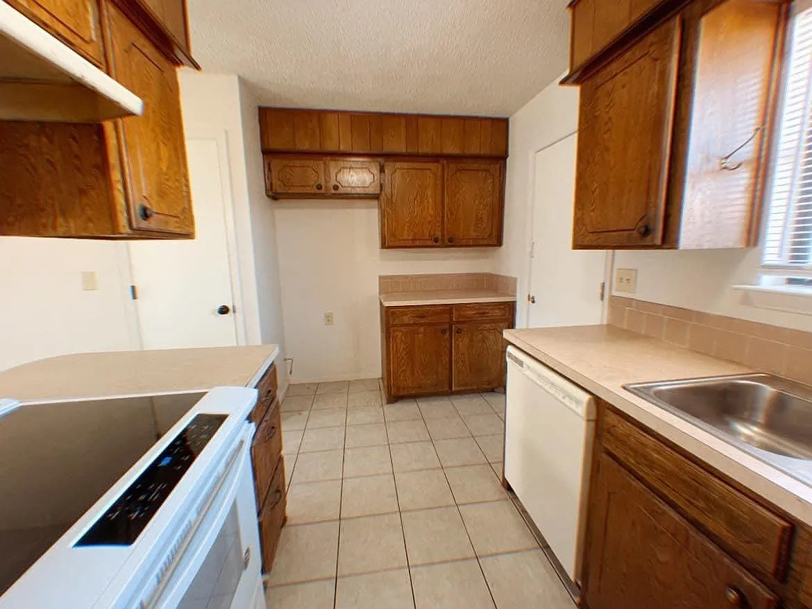 1639 North Cedar Loop - 1 — Photo 3
