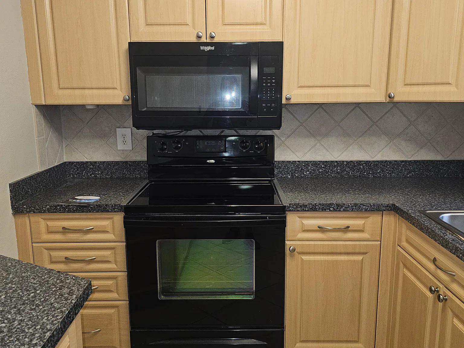 2 bed, 1115 sqft, $2,300 — Photo 4