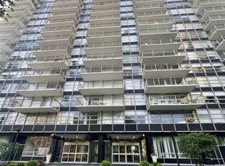 6050 Kennedy Blvd E, West New York, NJ 07093