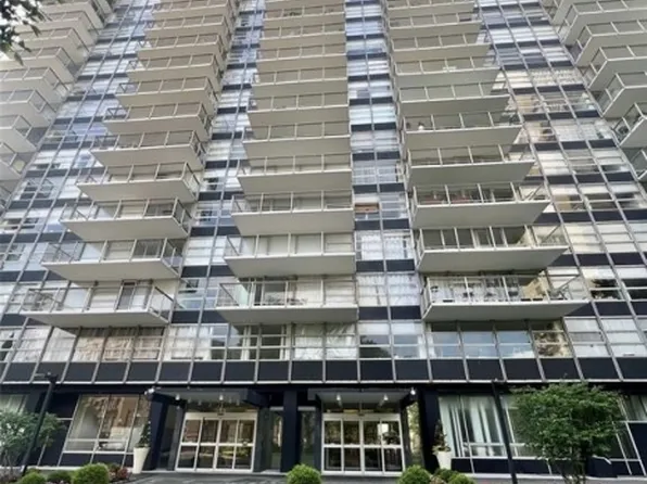 6050 Kennedy Blvd E, West New York, NJ 07093