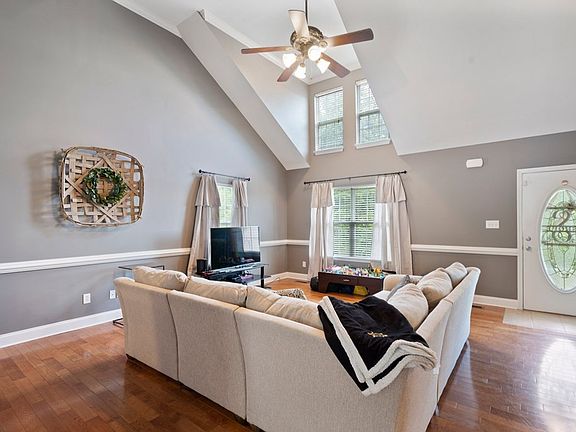 3rd image of 268 Southern Oaks Dr SE