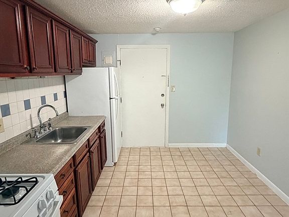 5th image of 264 E Haverhill St APT 4