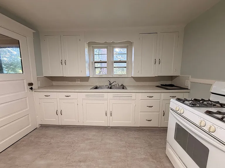 254 Warren Ave SE — Photo 8