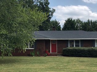 32 Larkwood Cres, Cartersville, GA 30120