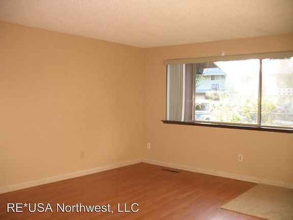 2nd image of 15217 12th Ave E