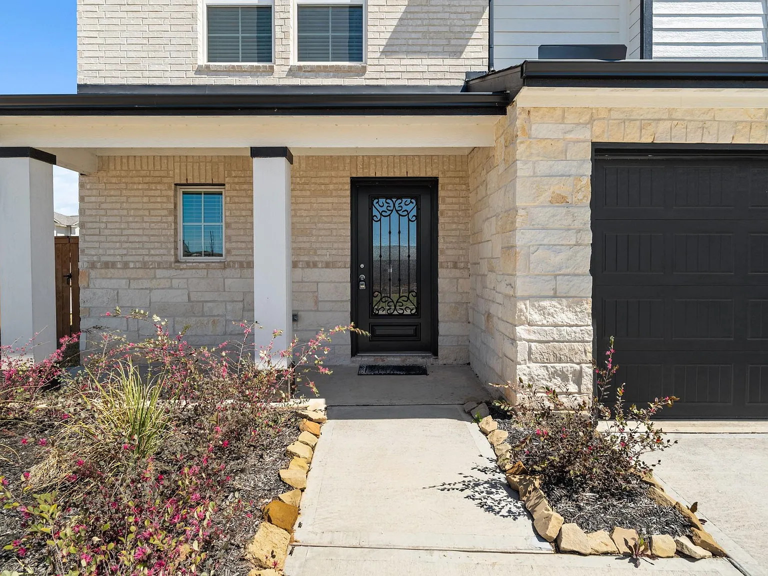4 bed, 3.5 bath, 2411 sqft, $2,900 — Photo 4