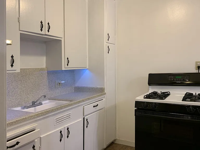 2511 N St #2 — Photo 5