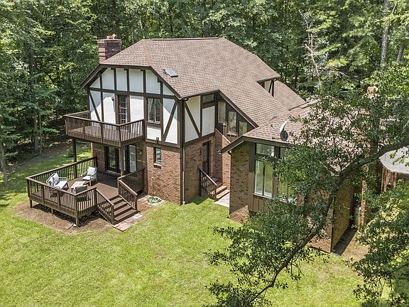 5th image of 7598 Lake Wood Dr