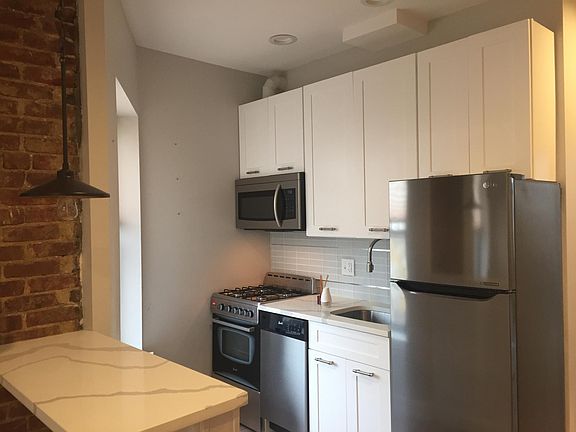 3rd image of 48 Clifton Pl APT C2