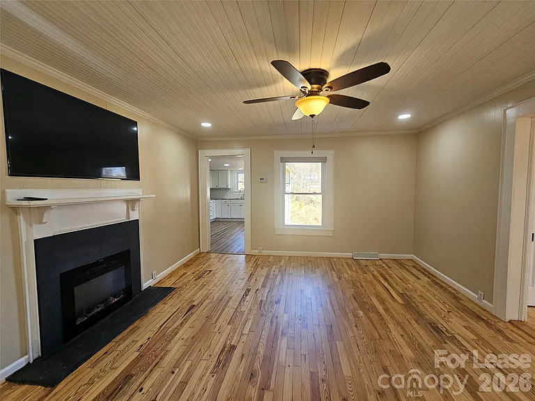 208 W Main St — Photo 9