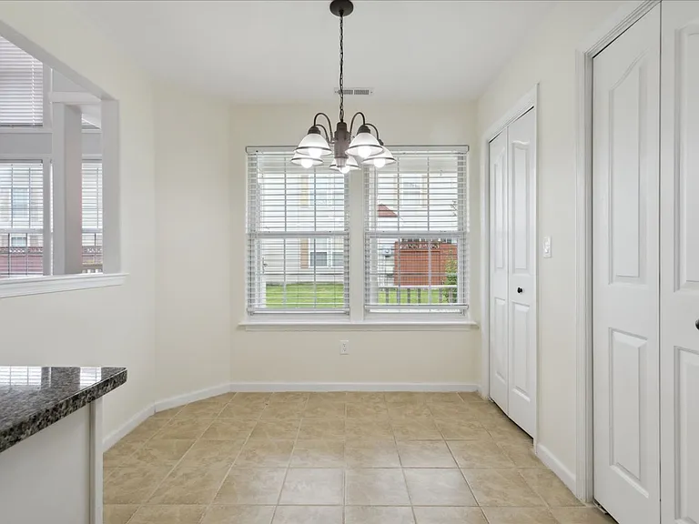 107 Post Oak Rd — Photo 10