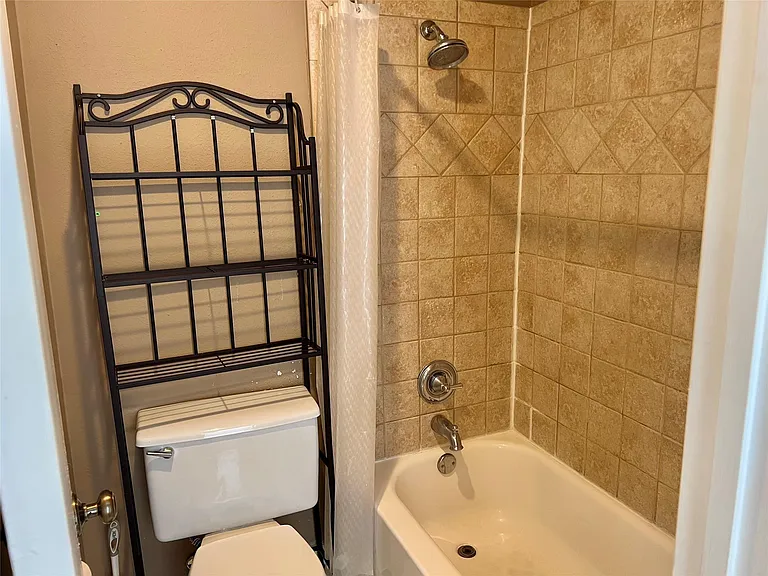 1962 Augusta Dr — Photo 13
