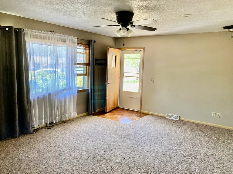 2419 Maple Ave — Photo 3
