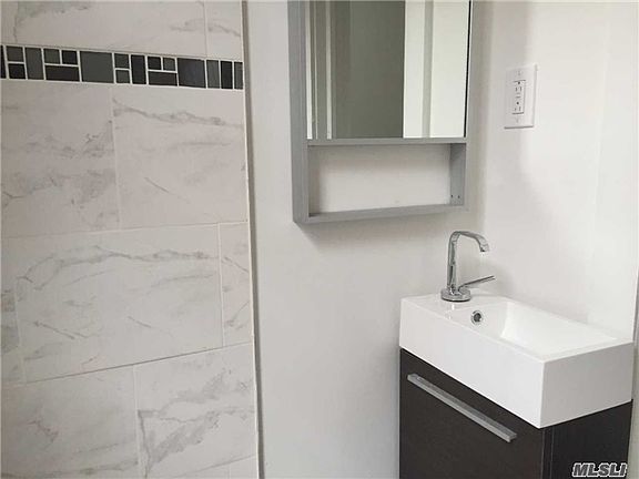 4th image of 2242 41st St