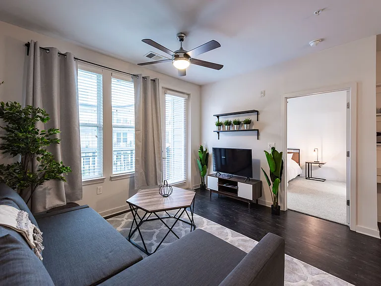 Station R Apartments — Photo 6
