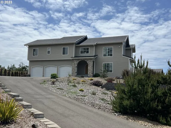 21 Twin Tree Ct, Florence, OR 97439