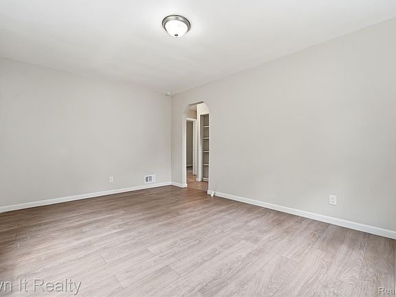 5th image of 8300 Stout St
