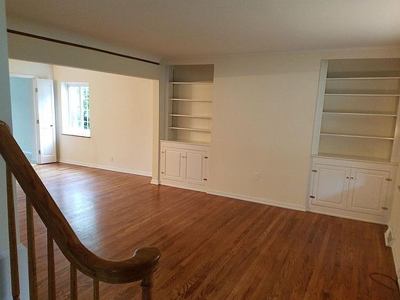 3rd image of 1439 Hill Ave
