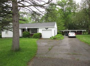 1127 E Bertrand Rd, Niles, MI 49120