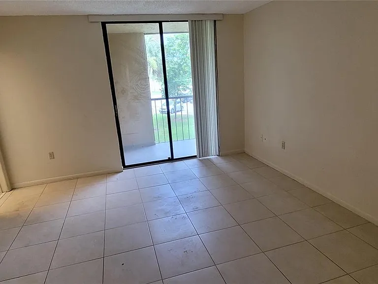 8005 SW 107th Ave #222 — Photo 6