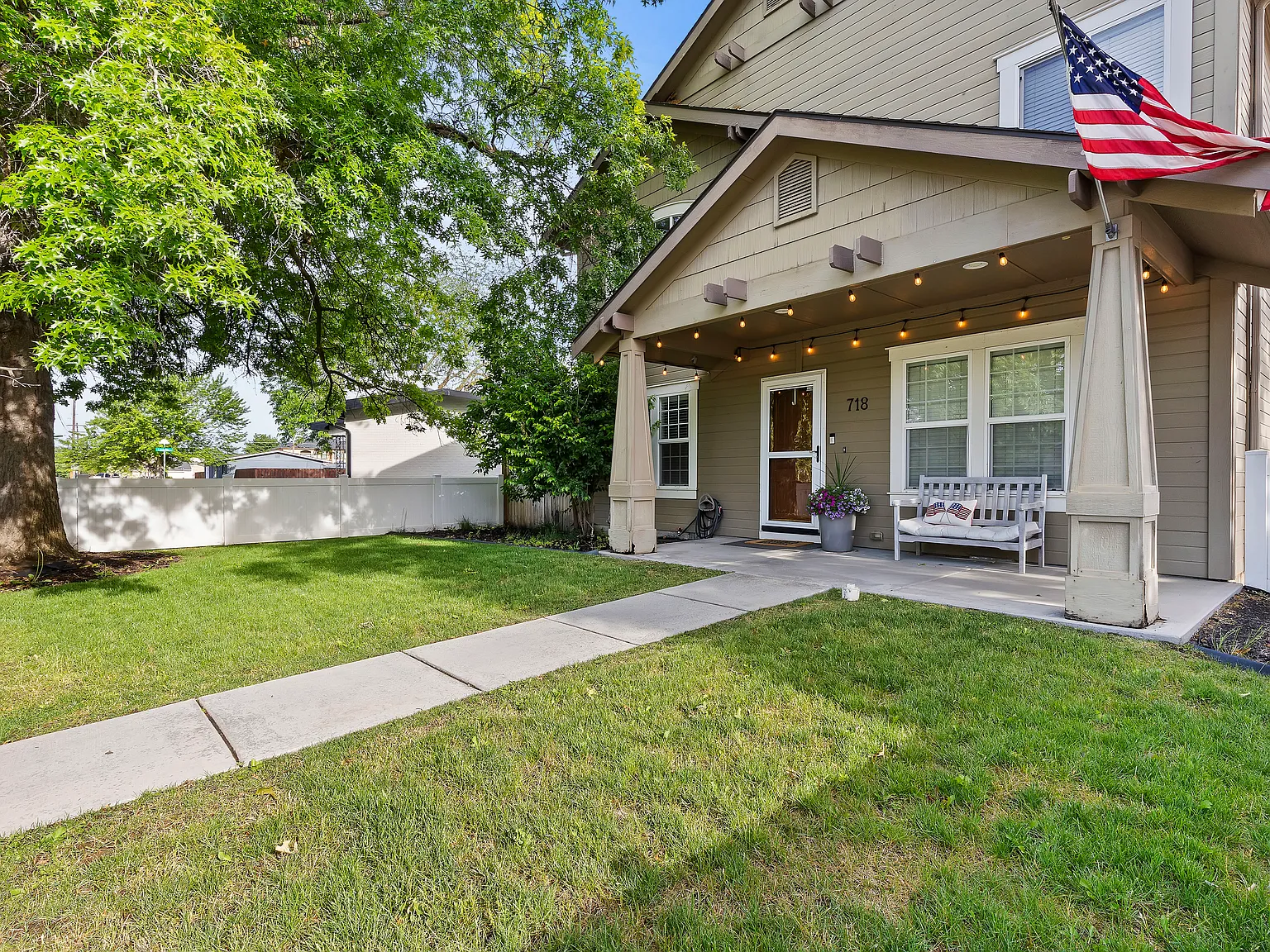 718 W Iowa St — Photo 3