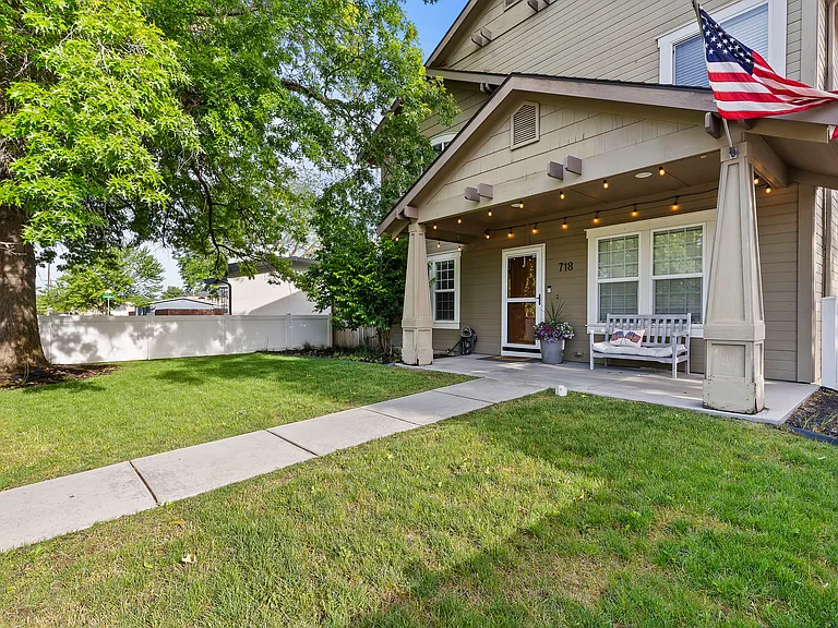 718 W Iowa St — Photo 3