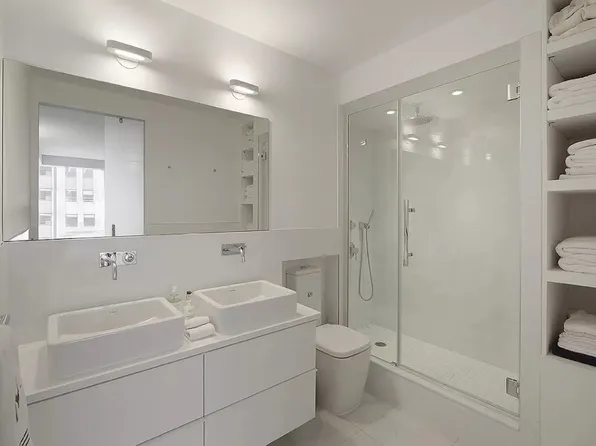 350 West 50th Street image 4 of 7