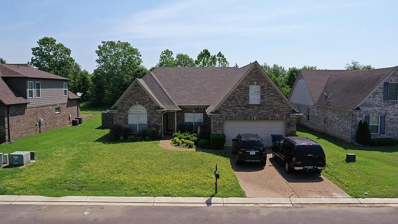 1st image of 4604 Boxwood Ln