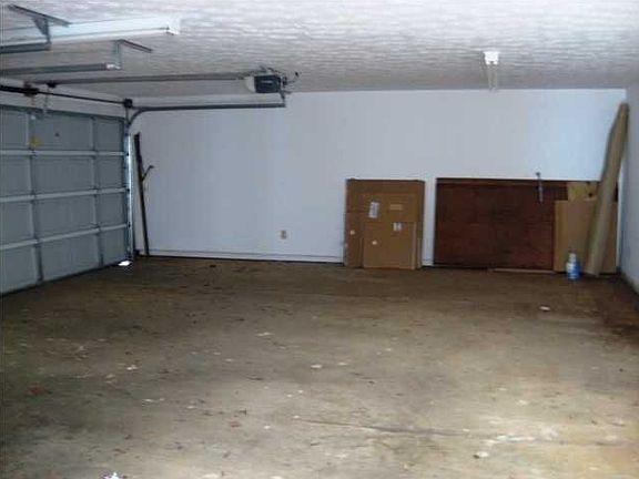 4th image of 4275 Camellia Dr