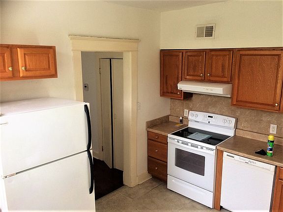 4th image of 94 Fontainebleau Dr #C