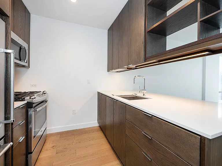 225 E 39th St #8E — Photo 7