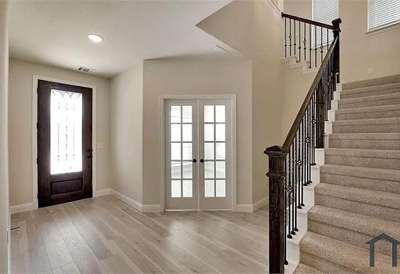 4th image of 1215 Arrowwood Dr