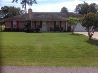 9 Bay Creek Rd, Hattiesburg, MS 39401