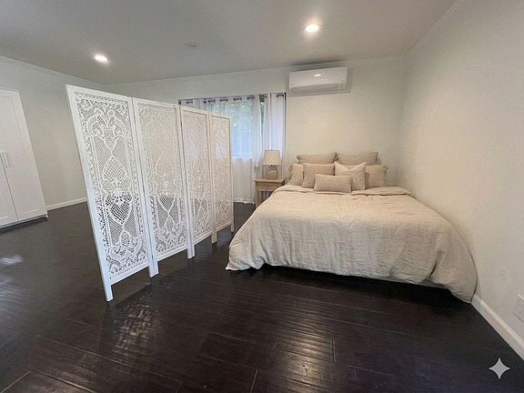 4th image of 670 Lombardy Pl