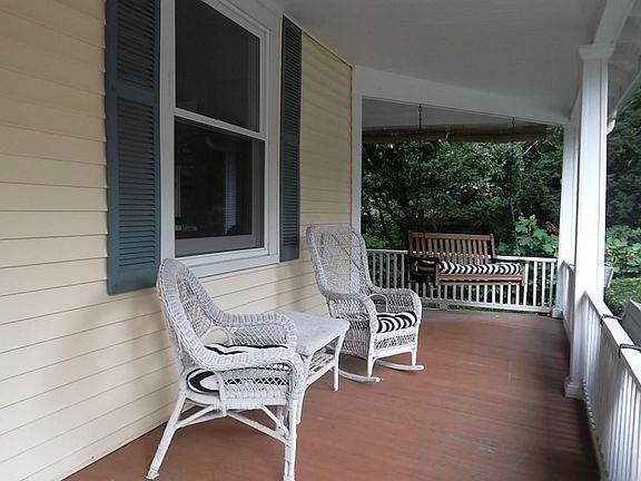 3rd image of 15 Sterling Ct