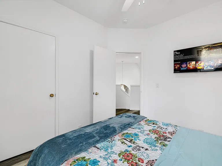 10217 Burgundy Dr — Photo 21