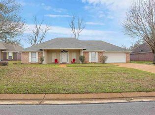 106 Live Oaks Blvd, Pearl, MS 39208
