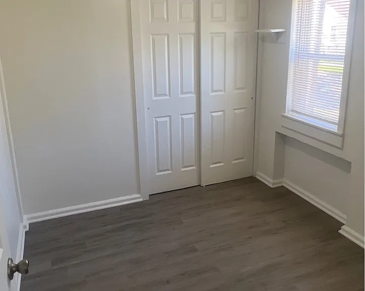 902 S Jackson St — Photo 1