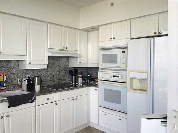 5th image of 4779 Collins Ave APT 3706