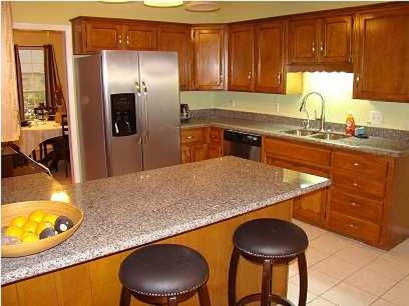 5th image of 2430 Semoran Dr