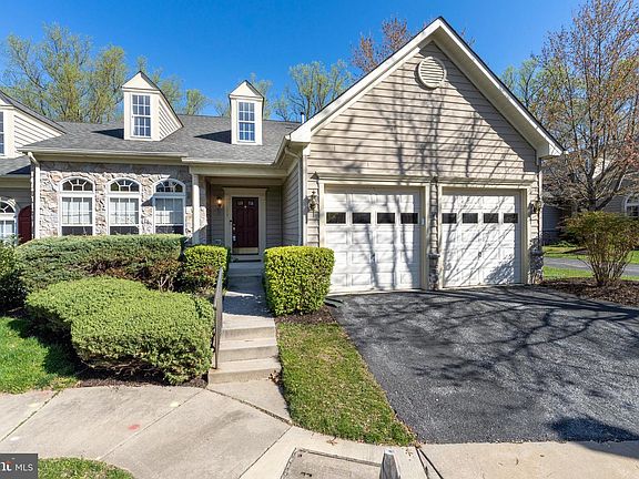 3rd image of 133 Teapot Ct #133