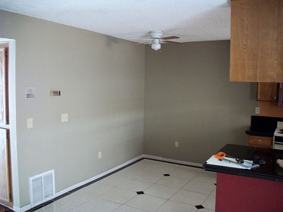 3rd image of 4565 Ohio St