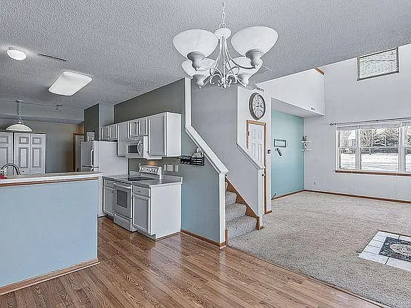 820 Princeton Ave — Photo 2