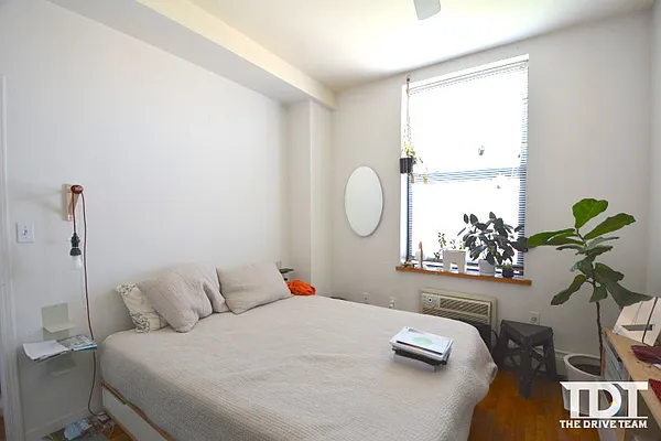 Rented by J Misrahi Realty Corp | media 7