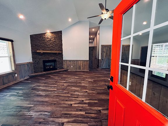 5th image of 51 Carley Dr
