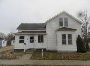 215 N East St, Cheboygan, MI 49721