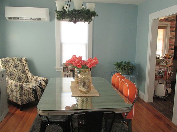 Formal dining room