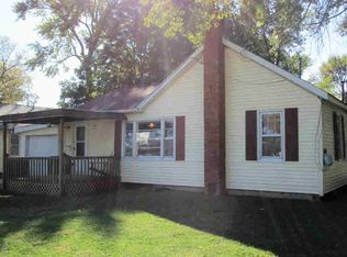 129 Shady St, Flora, IL 62839