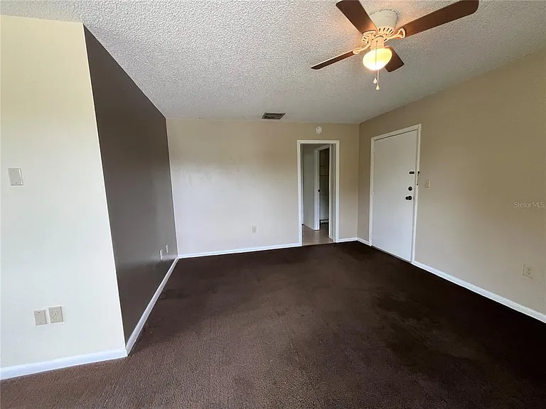 423 E Sessoms Ave #3 — Photo 3